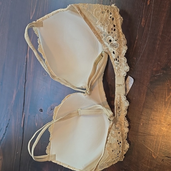 Victoria's Secret Body By Victoria Lace Padded Bra 34C Nude/Beige - Picture 3 of 3
